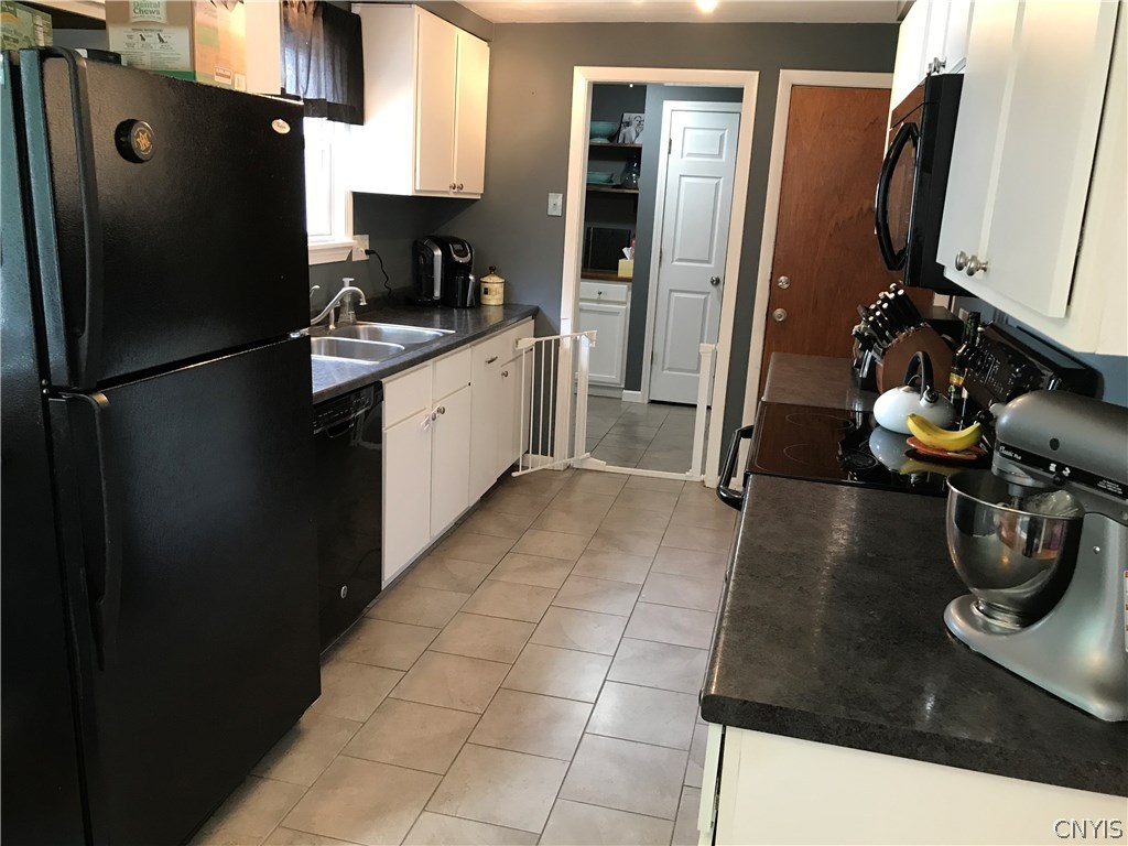 131 Wheaton Road Syracuse, NY 13203 - Photo 8 of 20