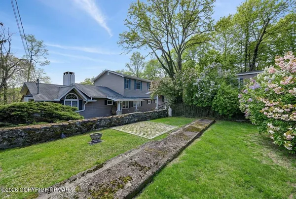 $725,000 | 5 Redwood Lane, East Stroudsburg, PA 18301