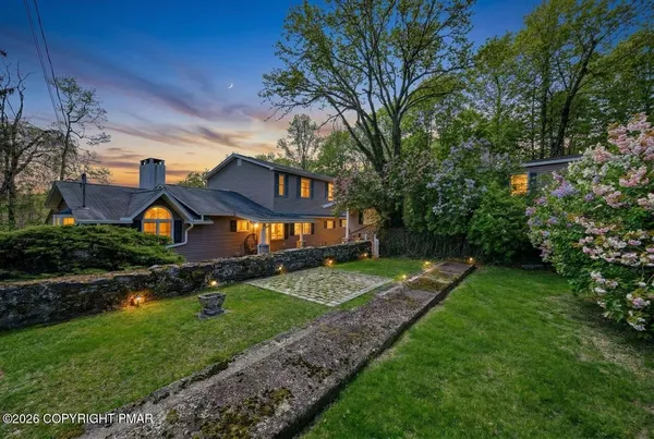 $725,000 | 5 Redwood Lane, East Stroudsburg, PA 18301