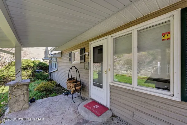 $725,000 | 5 Redwood Lane, East Stroudsburg, PA 18301