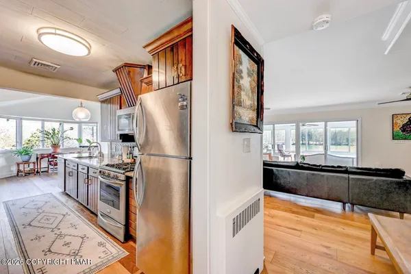 $725,000 | 5 Redwood Lane, East Stroudsburg, PA 18301