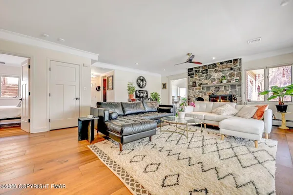 $725,000 | 5 Redwood Lane, East Stroudsburg, PA 18301
