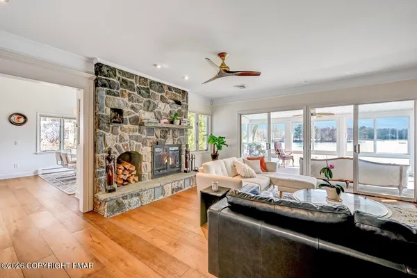 $725,000 | 5 Redwood Lane, East Stroudsburg, PA 18301