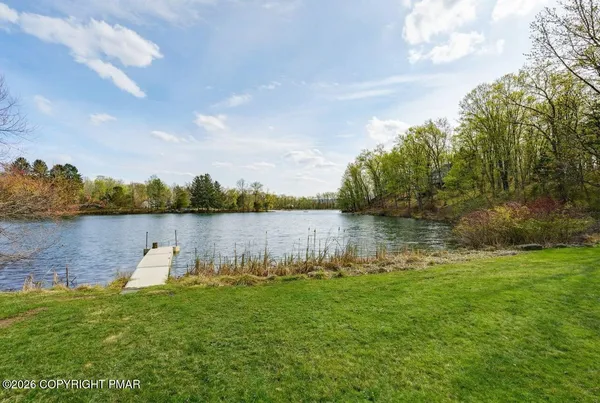 $725,000 | 5 Redwood Lane, East Stroudsburg, PA 18301