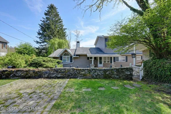 $725,000 | 5 Redwood Lane, East Stroudsburg, PA 18301