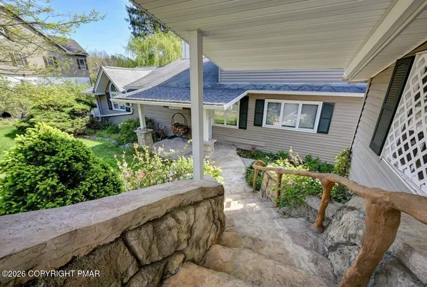 $725,000 | 5 Redwood Lane, East Stroudsburg, PA 18301