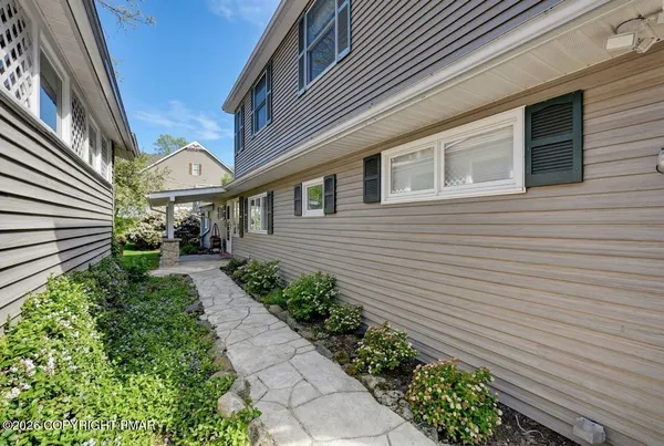 $725,000 | 5 Redwood Lane, East Stroudsburg, PA 18301