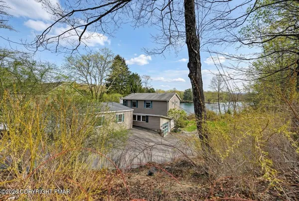 $725,000 | 5 Redwood Lane, East Stroudsburg, PA 18301
