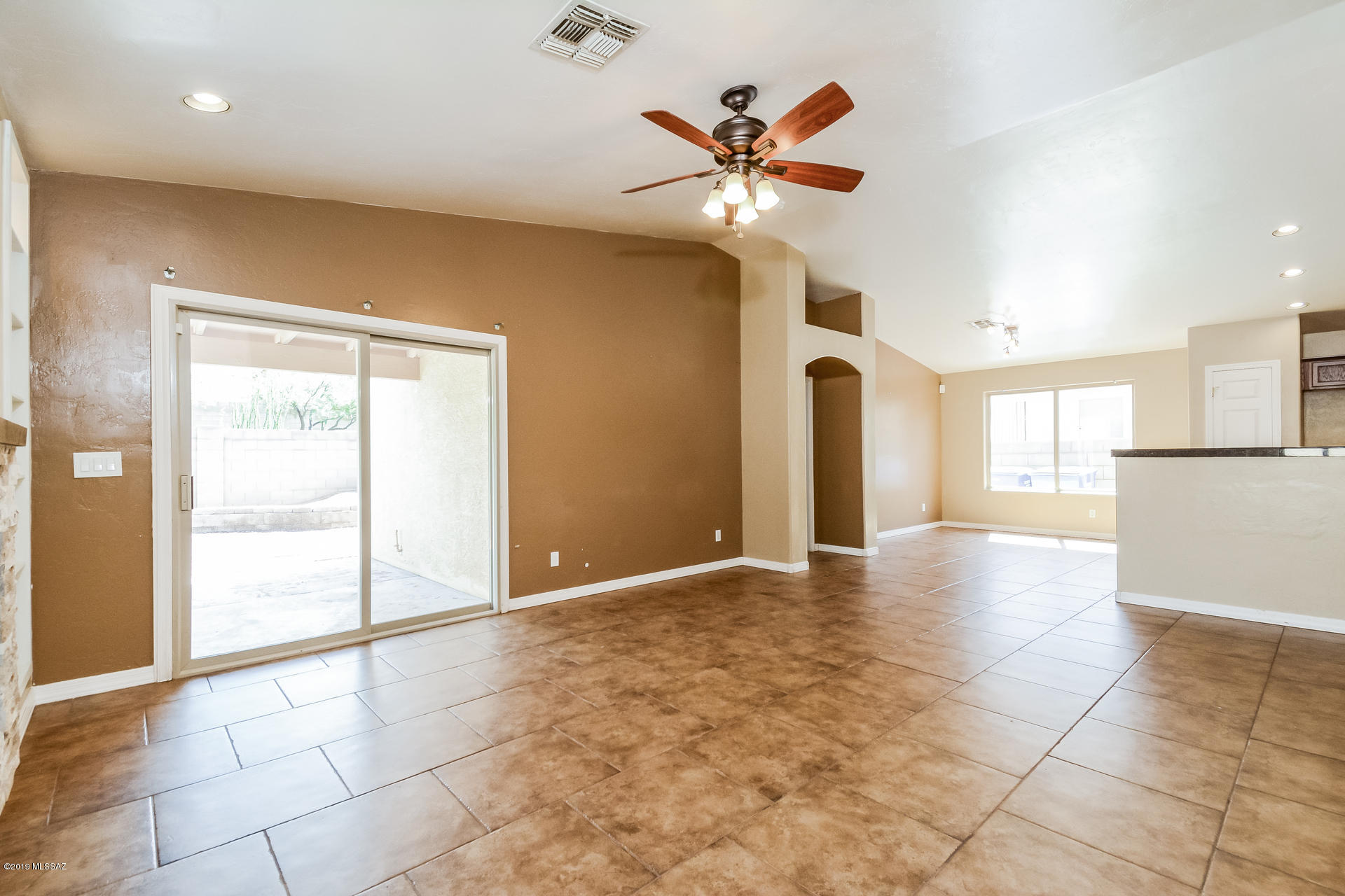 8353 South Bainbridge Road Tucson, AZ 85747 - Photo 3 of 24