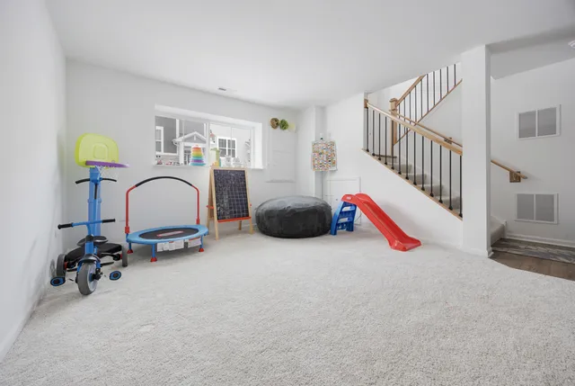 $3,095 | 620 Wolverine Drive, Aurora, IL 60502