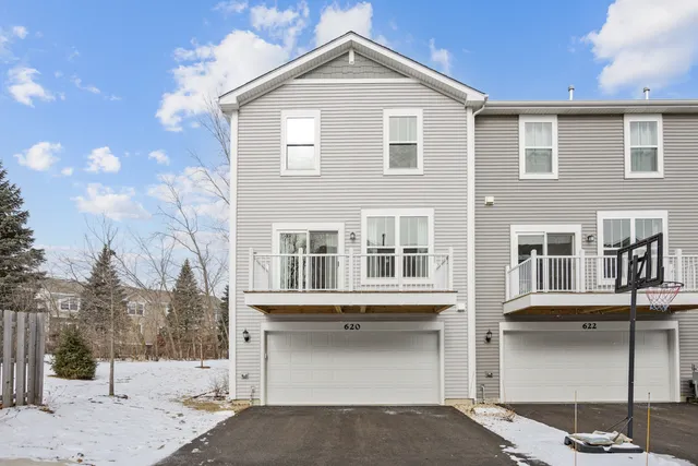 $3,095 | 620 Wolverine Drive, Aurora, IL 60502