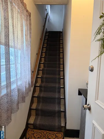 $1,700 | 272 Castle Terrace, Lyndhurst, NJ 07071