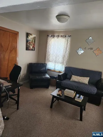 $1,700 | 272 Castle Terrace, Lyndhurst, NJ 07071