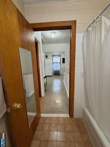 $1,700 | 272 Castle Terrace, Lyndhurst, NJ 07071