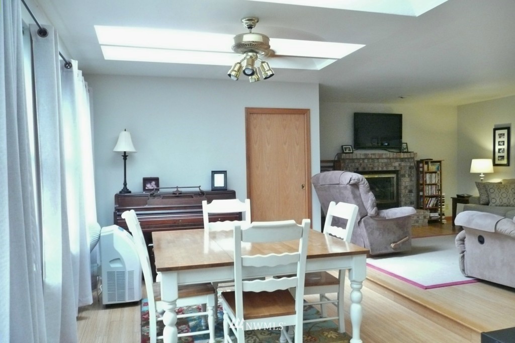 1712 243rd Place Southeast Bothell, WA 98021 - Photo 2 of 14