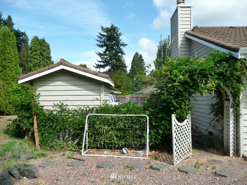 1712 243rd Place Southeast Bothell, WA 98021 - Photo 13 of 14