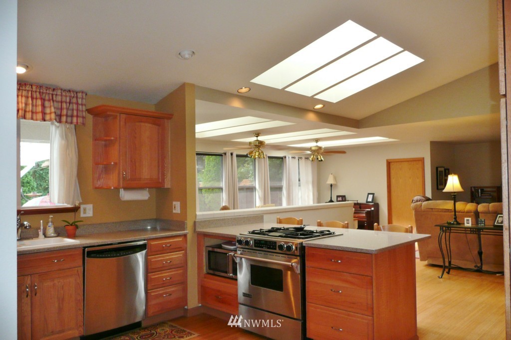 1712 243rd Place Southeast Bothell, WA 98021 - Photo 4 of 14