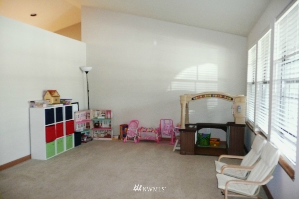 1712 243rd Place Southeast Bothell, WA 98021 - Photo 8 of 14