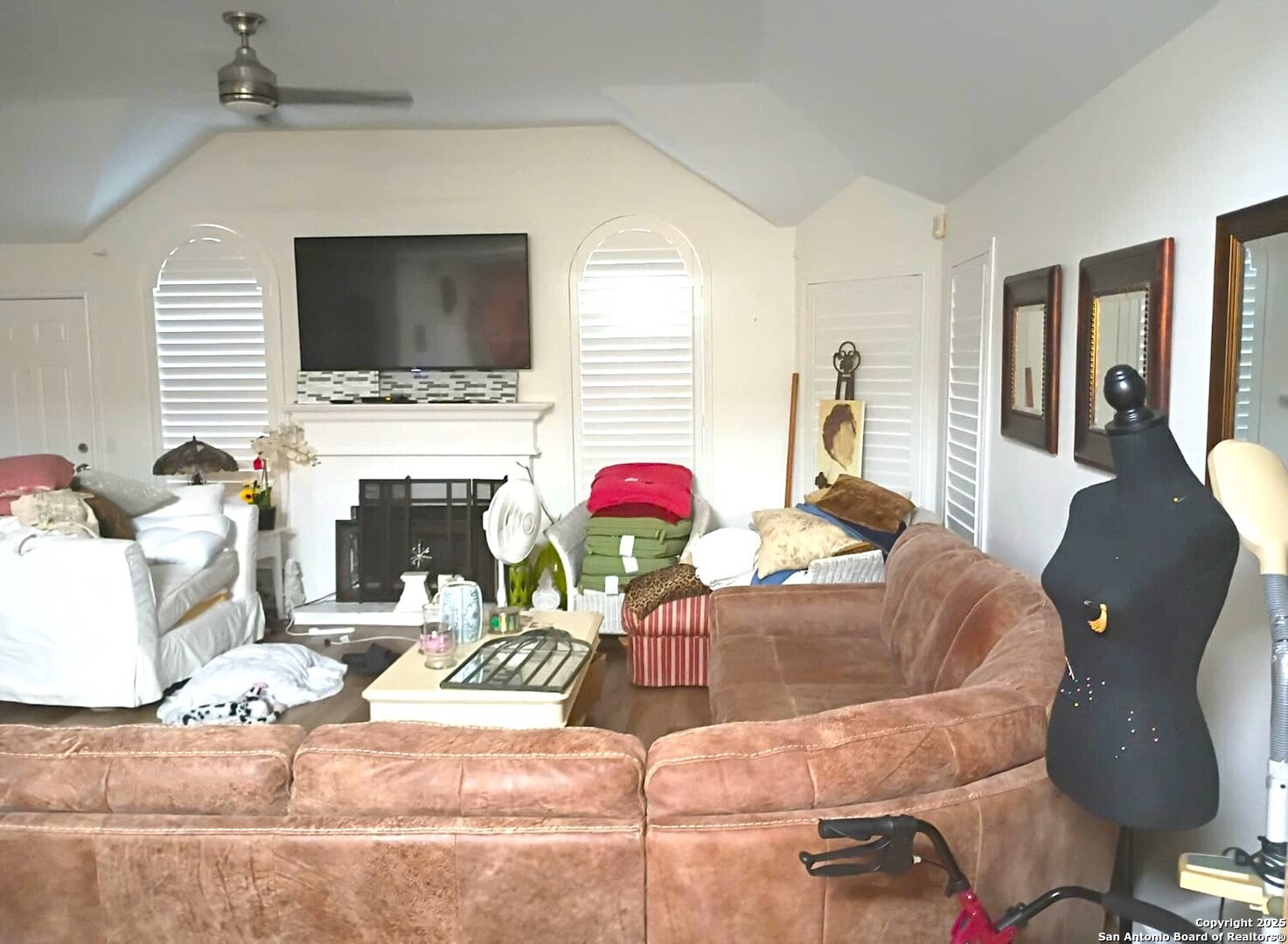 716 Broadleaf Schertz, TX 78154 - Photo 5 of 25 a living room with furniture fireplace and flat screen tv
