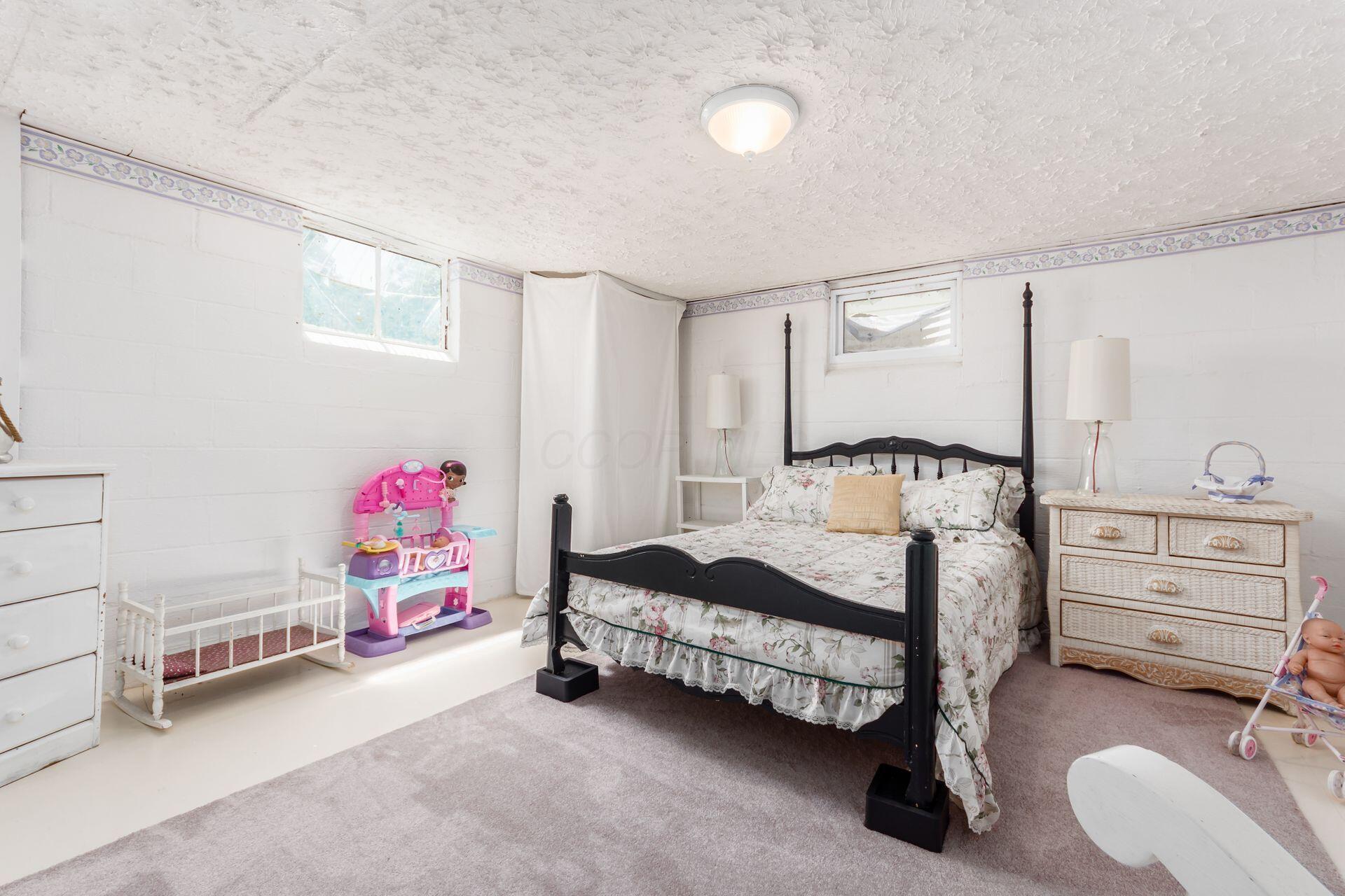 2022 Milden Road Columbus, OH 43221 - Photo 26 of 38 30_2022 Milden Rd, Upper Arlington, OH 4