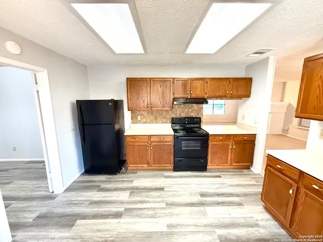 $1,699 | 1013 Abercorn, Schertz, TX 78154