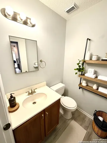 $1,699 | 1013 Abercorn, Schertz, TX 78154