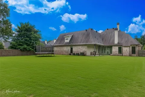 $785,000 | 410 Oakwood Trace Court, Shreveport, LA 71106
