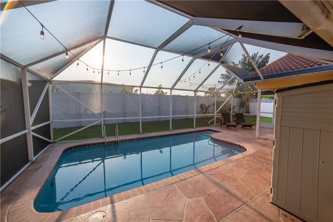 108 West Lee Road Delray Beach, FL 33445 - Photo 27 of 32 a view of a indoor swimming pool