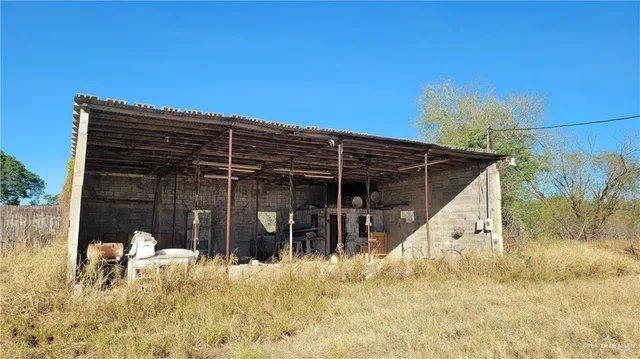 $400,000 | 4048 Highway 83, Rio Grande City, TX 78582