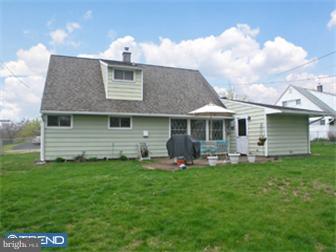 45 Candytuft Road Levittown, PA 19057 - Photo 11 of 12 Exterior Back