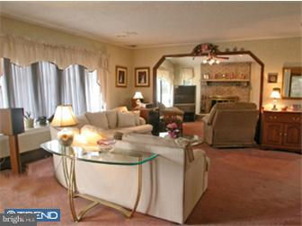 45 Candytuft Road Levittown, PA 19057 - Photo 3 of 12 Living Room