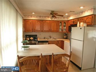 45 Candytuft Road Levittown, PA 19057 - Photo 6 of 12 Kitchen
