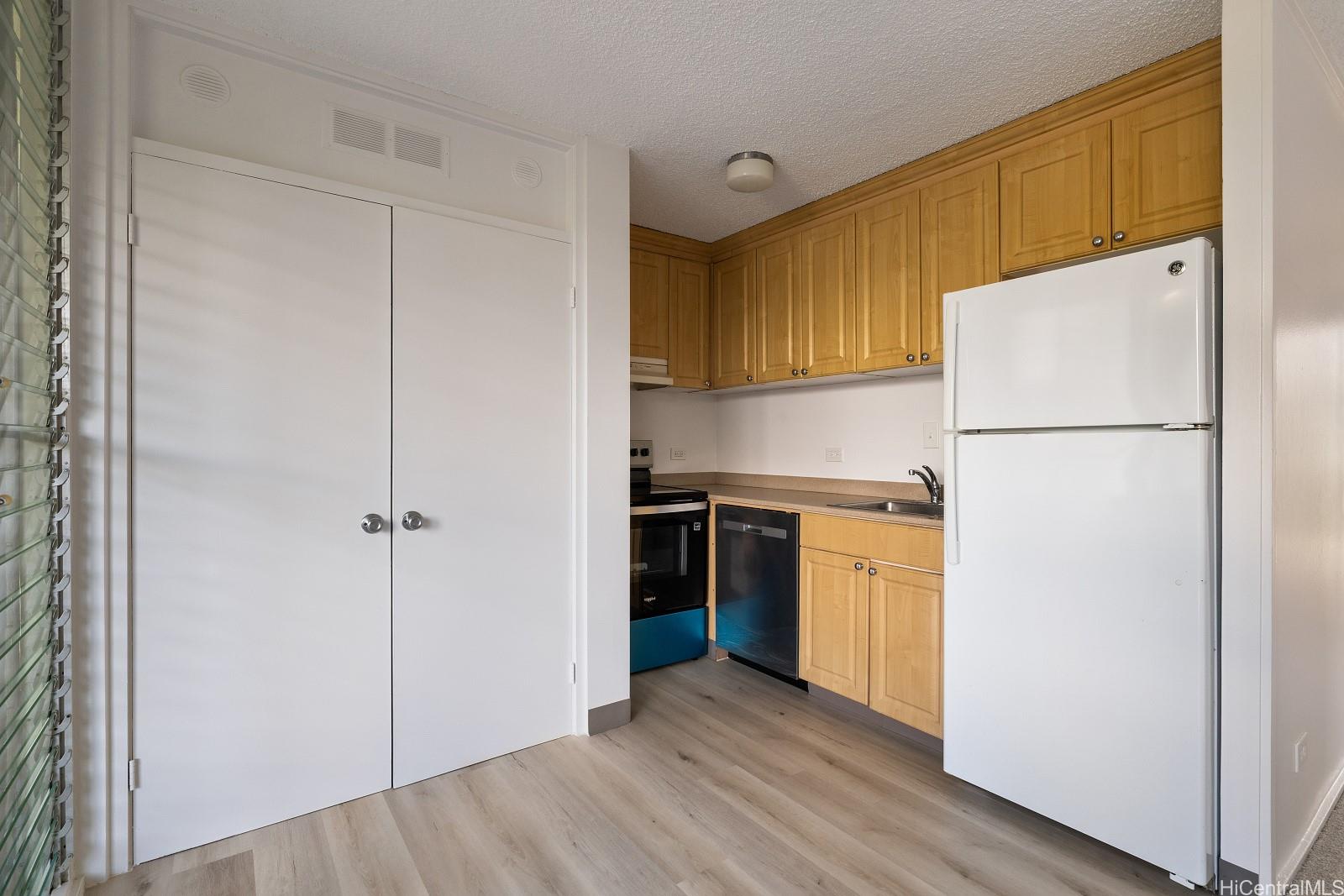3103 Pualei Circle, Unit 203 Honolulu, HI 96815 - Photo 9 of 25 What will you create in this kitchen?