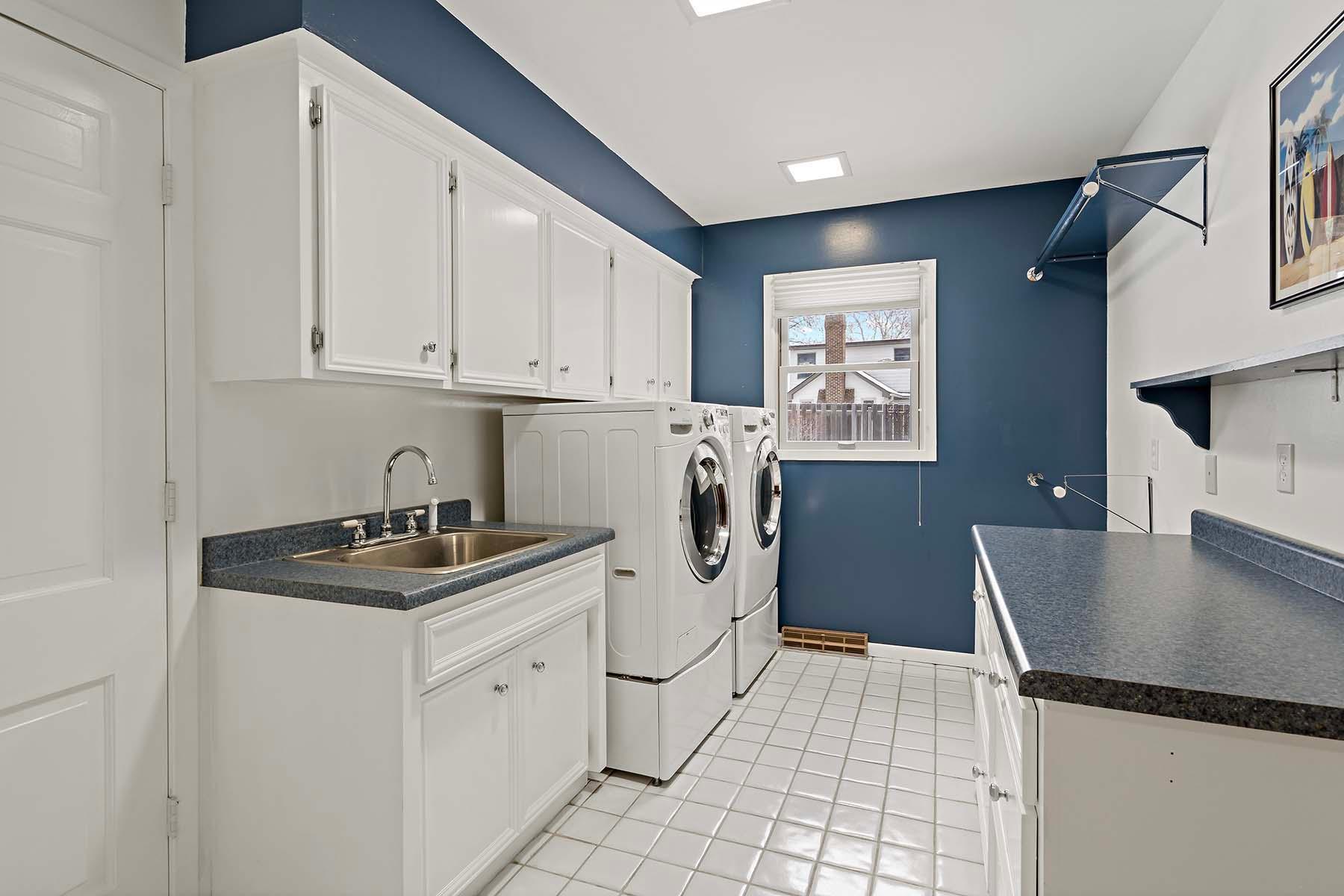 10809 Emerson Road Bloomington, MN 55431 - Photo 32 of 42