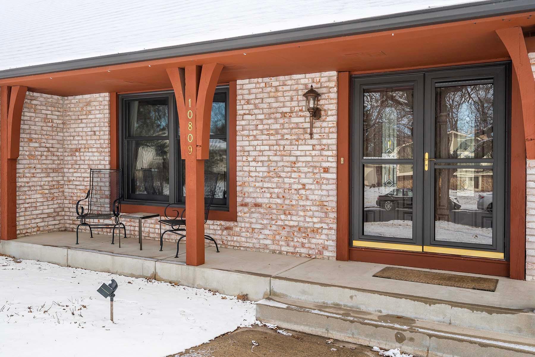 10809 Emerson Road Bloomington, MN 55431 - Photo 4 of 42