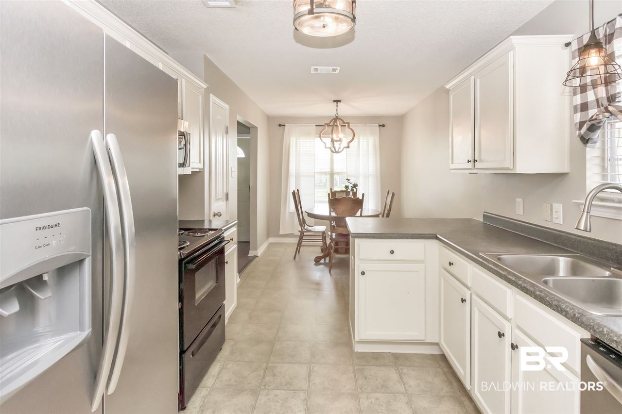 2232 Seasons Court Mobile, AL 36695 - Photo 7 of 34