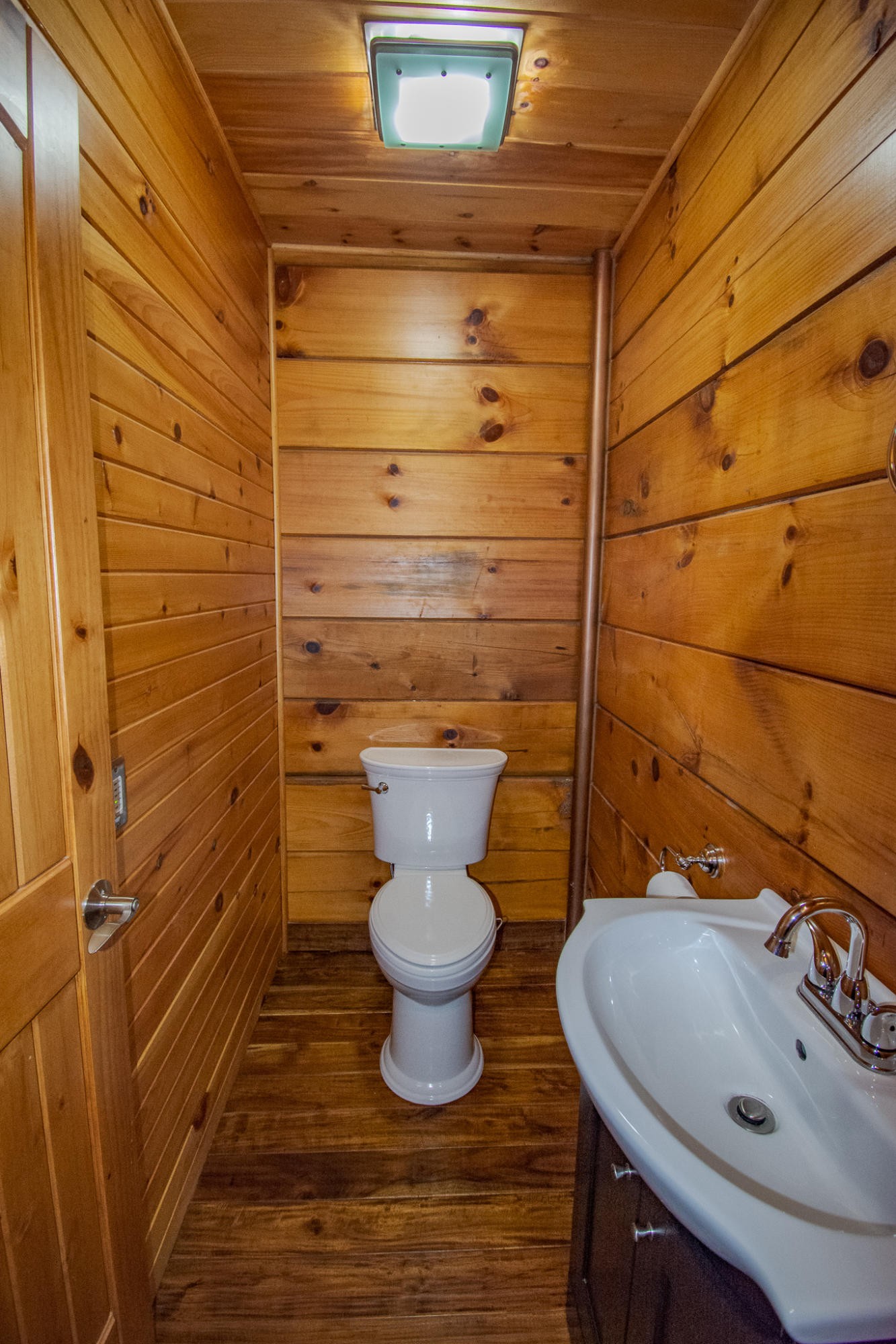 3600 Lynn Road Philadelphia, TN 37846 - Photo 21 of 37 a bathroom with a sink and a toilet