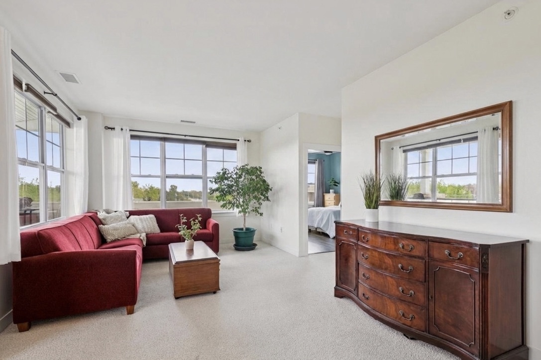 977 Harris Road, Unit 34 Grayslake, IL 60030 - Photo 9 of 33 Gallery Image 9
