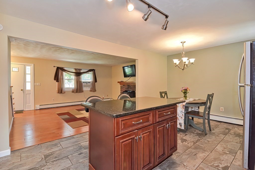 7 Ridge Drive Dudley, MA 01571 - Photo 8 of 34 Gallery Image 8
