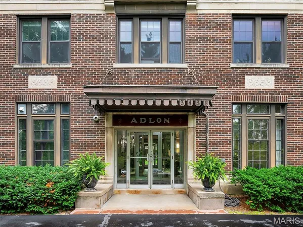 $100,000 | 3438 Russell Boulevard, Unit 804, St. Louis, MO 63104