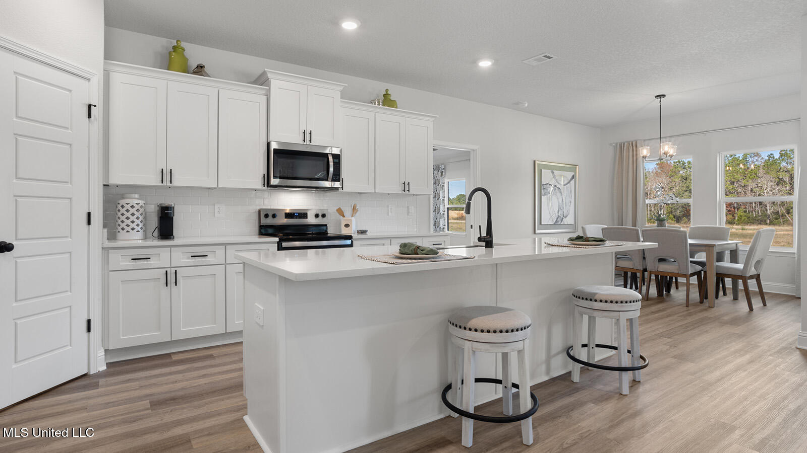 14411 South Swan Road Gulfport, MS 39503 - Photo 9 of 42 Kitchen