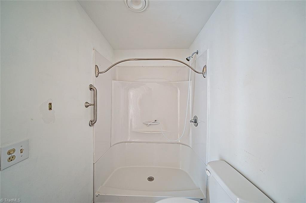 5660 Sweetbriar Road Pfafftown, NC 27040 - Photo 11 of 20 Gallery Image 11