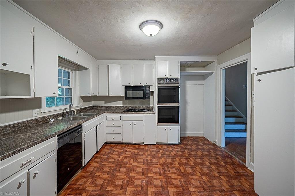 5660 Sweetbriar Road Pfafftown, NC 27040 - Photo 4 of 20 Gallery Image 4