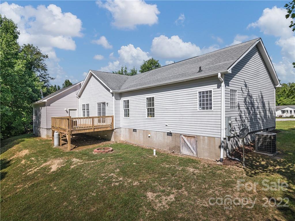413 Low Gap Road Hendersonville, NC 28792 - Photo 19 of 26 Gallery Image 19