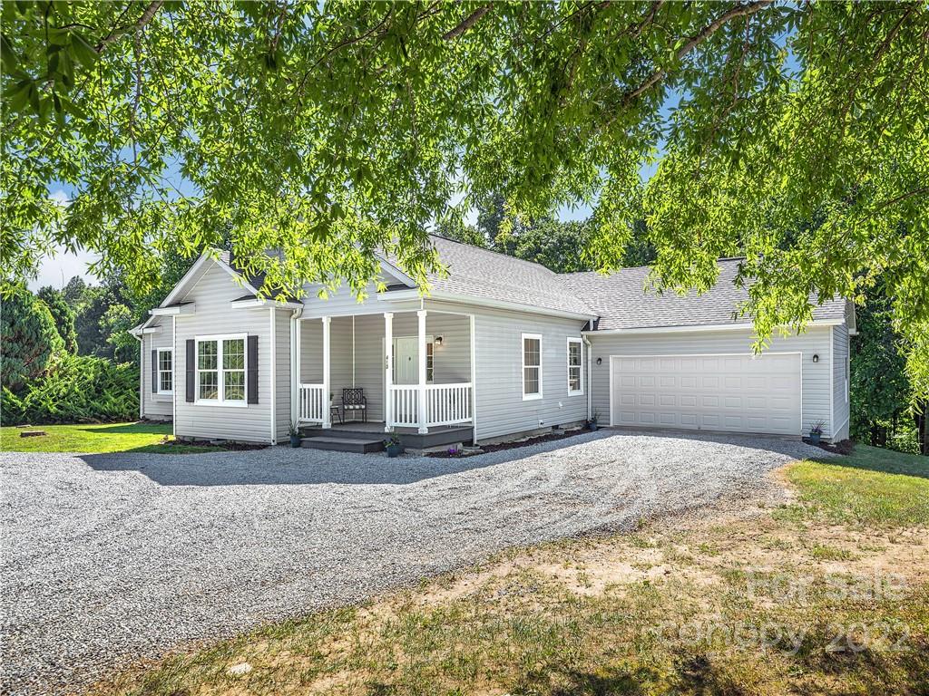 413 Low Gap Road Hendersonville, NC 28792 - Photo 2 of 26 Gallery Image 2