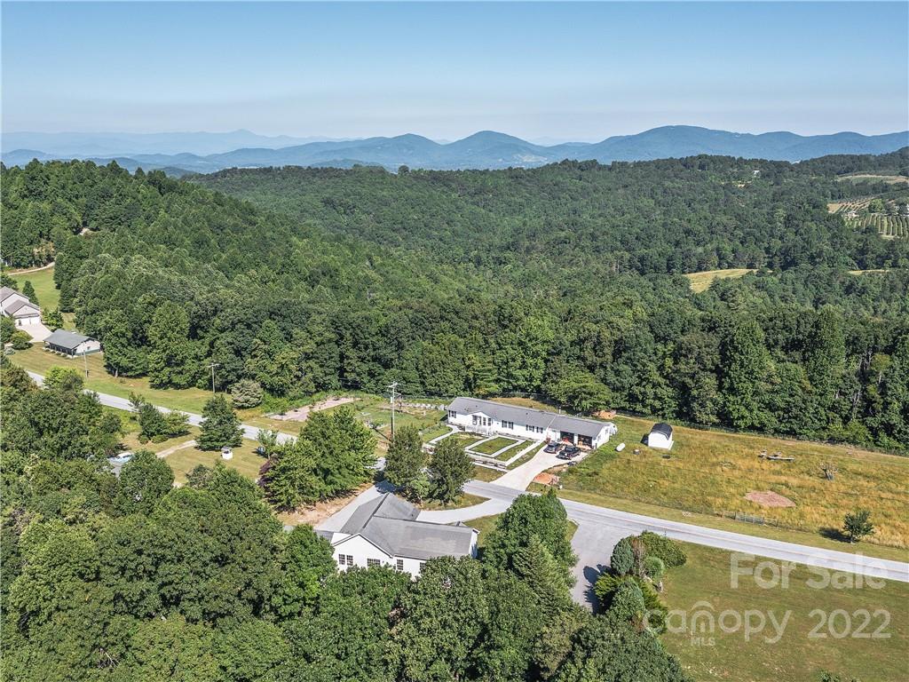 413 Low Gap Road Hendersonville, NC 28792 - Photo 25 of 26 Gallery Image 25
