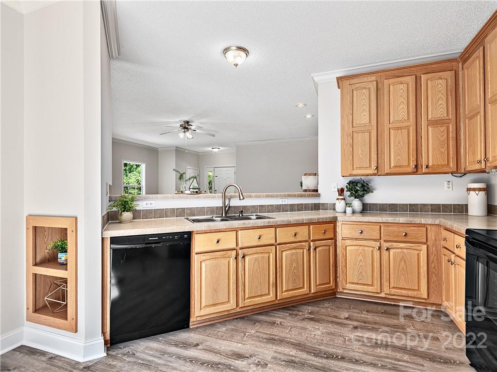 413 Low Gap Road Hendersonville, NC 28792 - Photo 8 of 26 Gallery Image 8