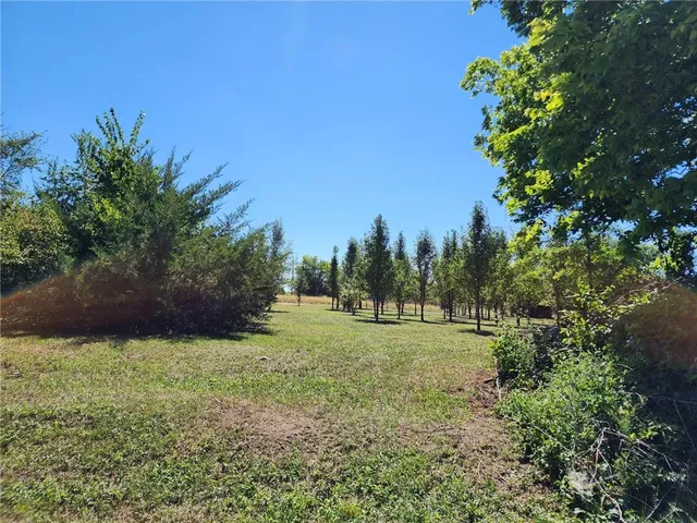 $15,000 | 26 Ohio Drive, Linn Valley, KS 66040