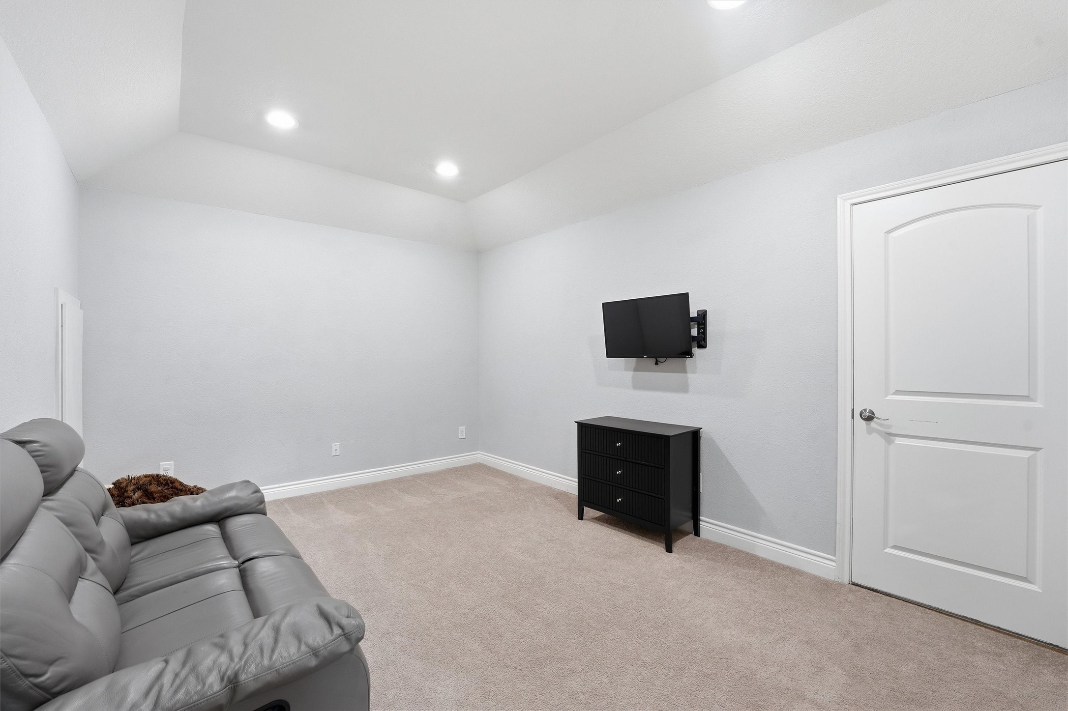 205 Kingspoint Conroe, TX 77356 - Photo 20 of 29 Upper floor flex room