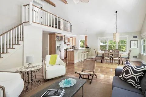 4 Charter Lane, East Hampton, NY 11937